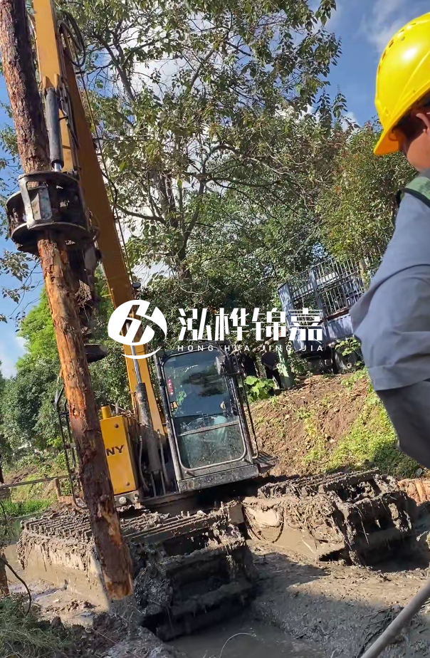 景德鎮(zhèn)河道清淤專業(yè)施工-狹窄河道挖機(jī)清理河道的方法？